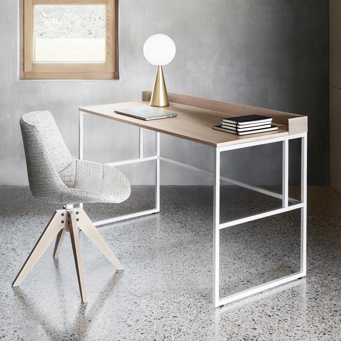 Venti Home Light Table | Structure: Matt Painted Lead Black X138 | Tabletop: Canaletto Walnut