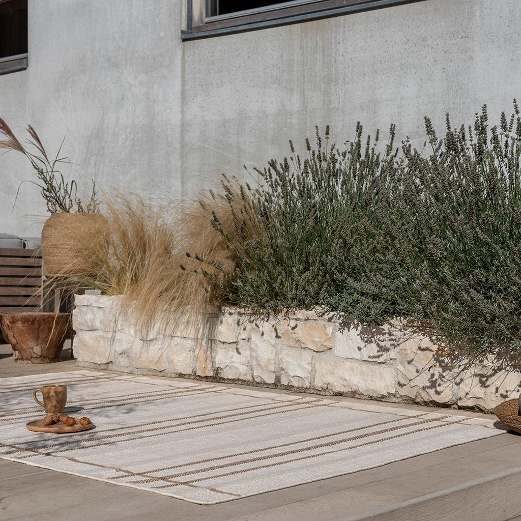 Zona Sesame Line Outdoor Rug