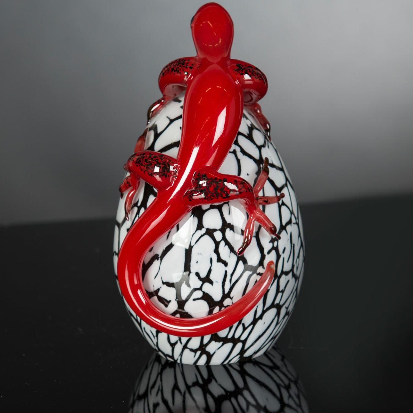 Glass Egg with Gecko Detail