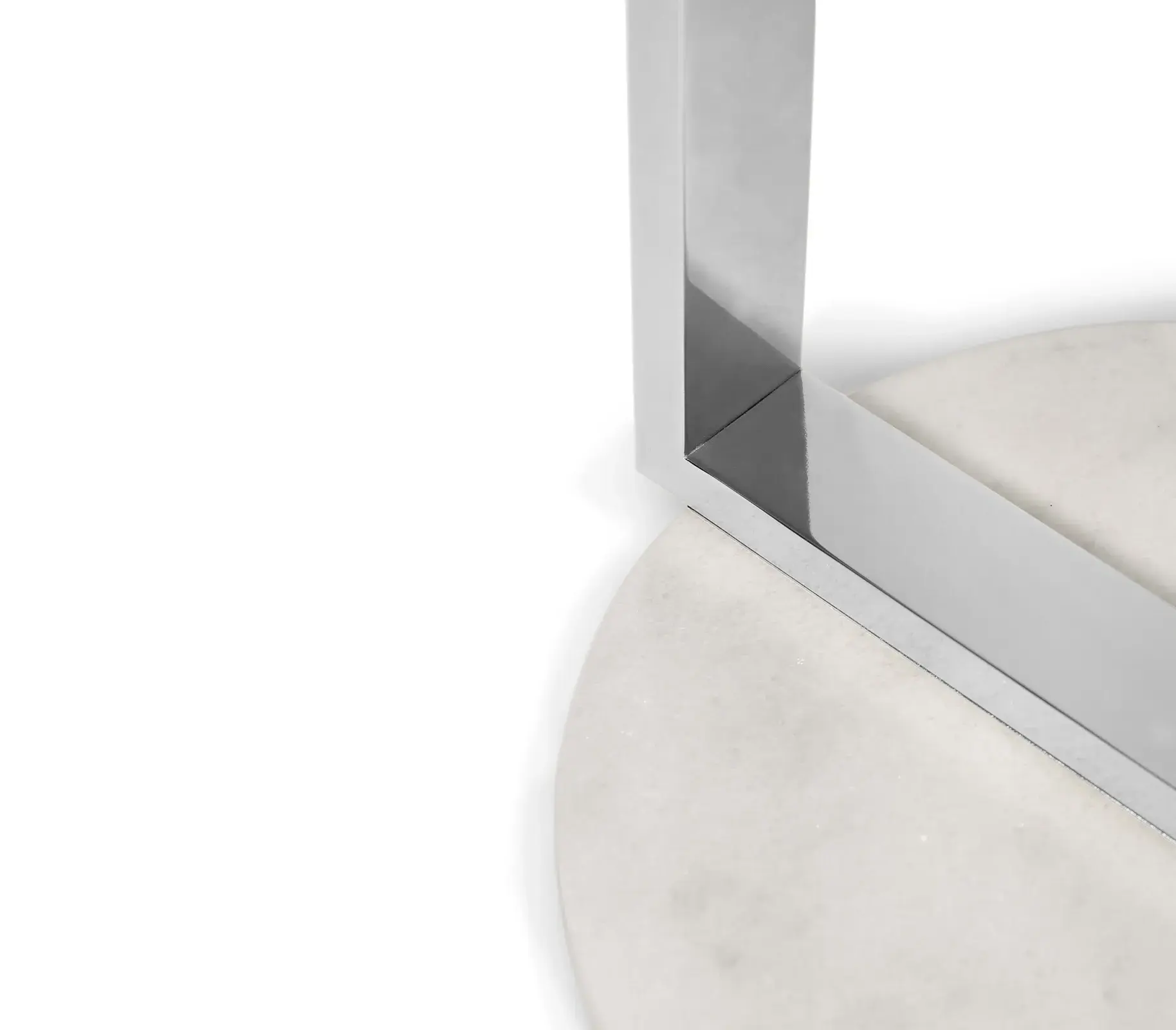 Majestic Aura Outdoor Floor Lamp