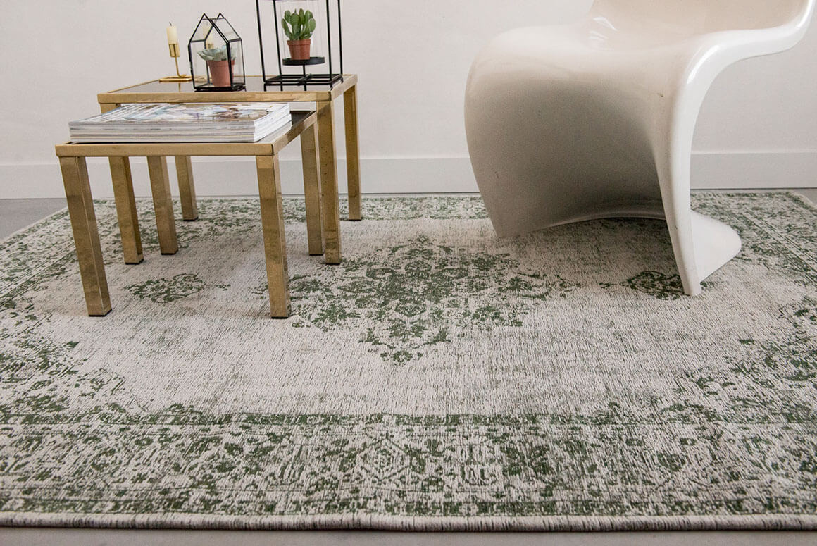 8679 Green Border Rug