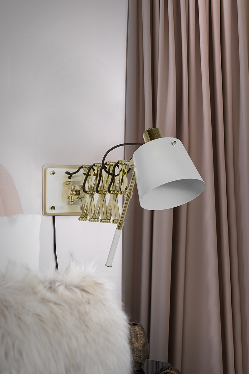 Brass Player Wall Lamp - 2