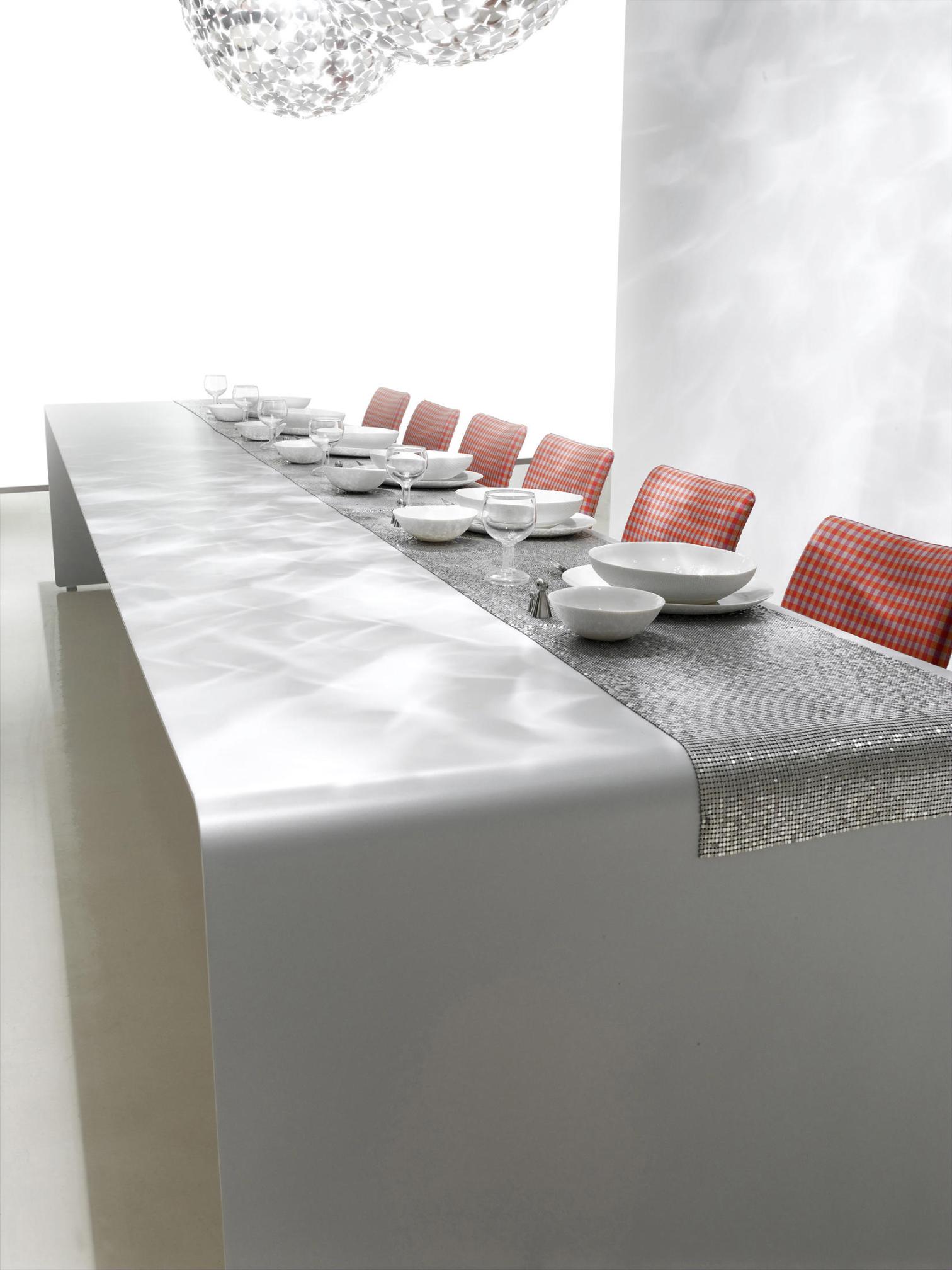 La Grande Table | Colour: Gloss Painted White X060 | Dimensions: 90 x 280 cm