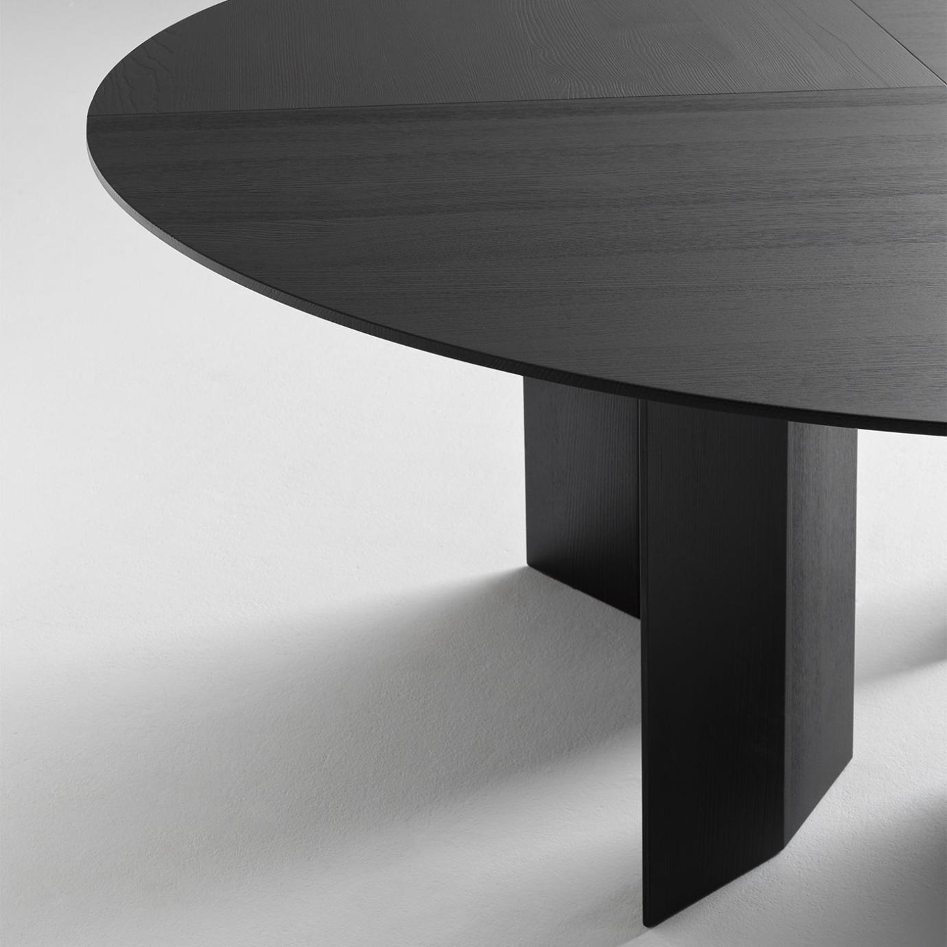 Praia Black Round Dining Table