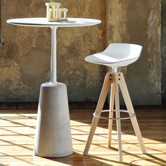 Flow Stool Oak Base | Structure: Natural Oak | Base: White | Dimensions: Height 44 cm