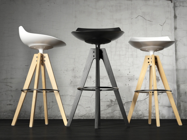 Flow Stool Oak Base | Structure: Natural Oak | Base: White | Dimensions: Height 44 cm