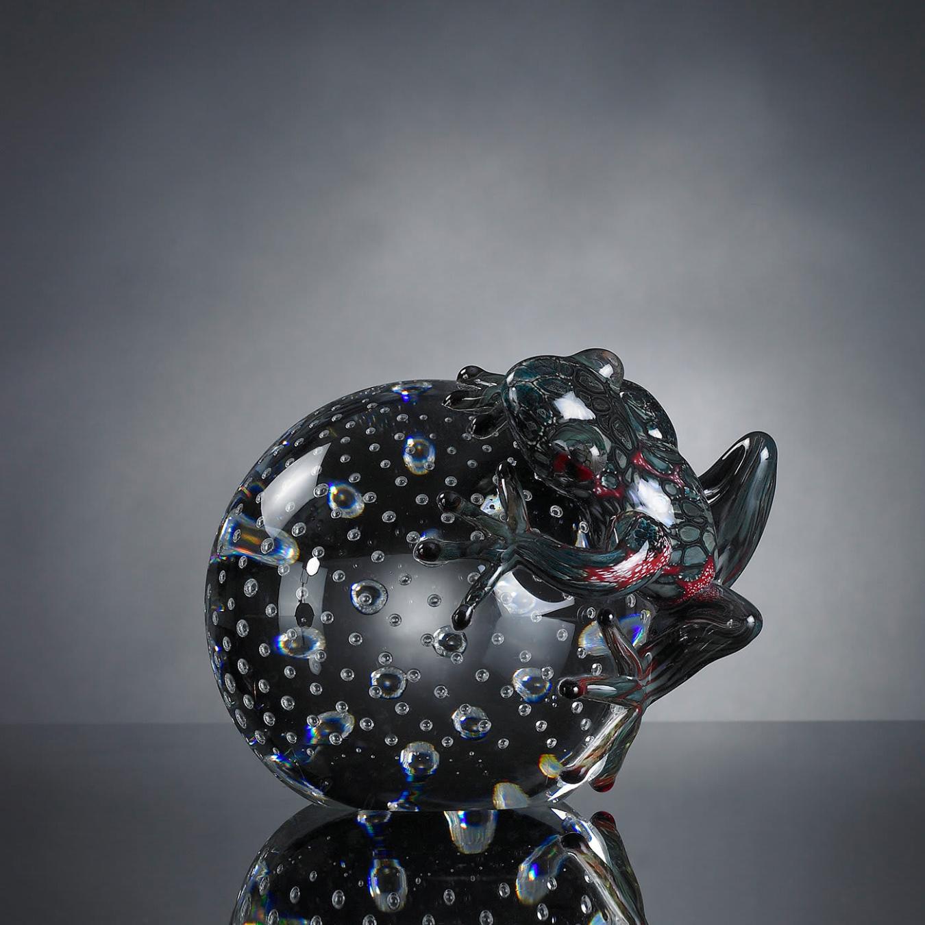 Frog on Sphere Figure