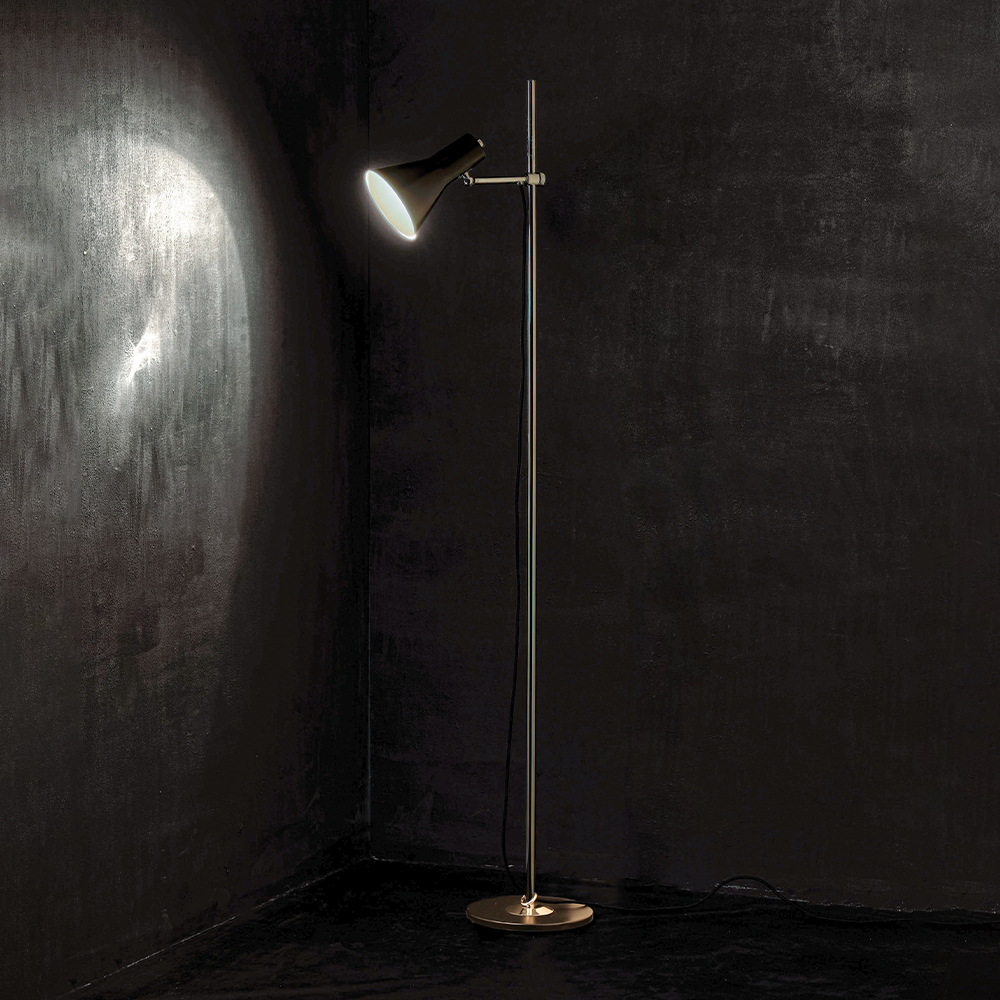 Traveler Floor Lamp