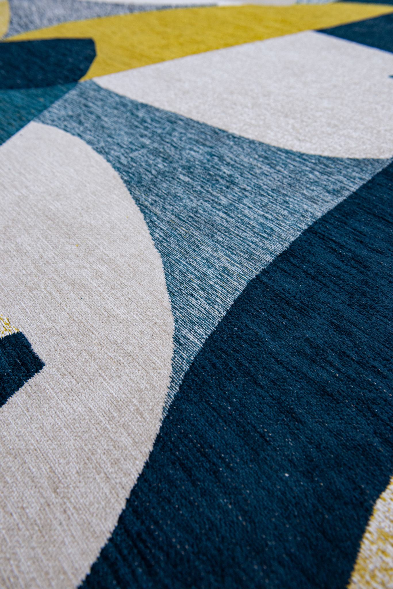 Duck Song 9369 Round Rug