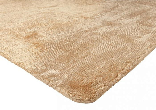 Shiny Peach Handloom Rug