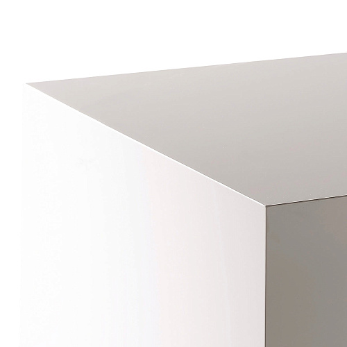 Cadeau Pedestal Stand