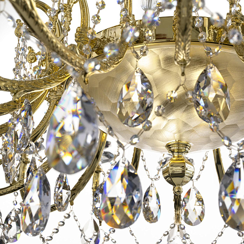 Classic Crystal Chandelier in Gold Finish