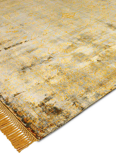 Less Obvious Gold Luxury Rug