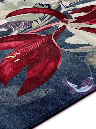 Red Flower Hand-Woven Rug