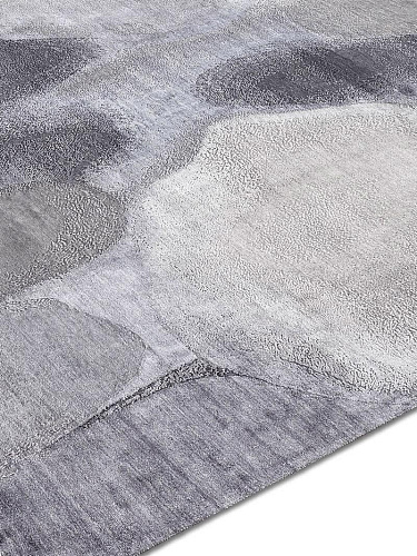 Frosty Handmade Luxury Rug