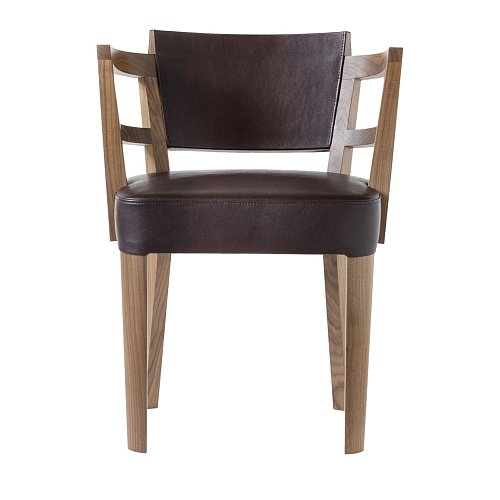 Dama Chair With Opulent Armrests