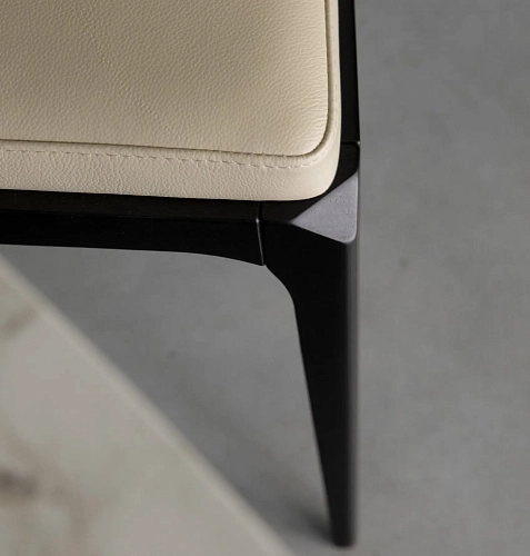 Mademoiselle Signature Chair