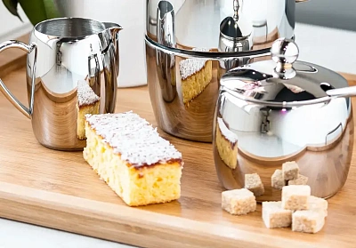 Sugar Bowls & Milk Jugs