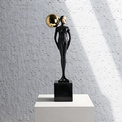 Figurines & Sculptures