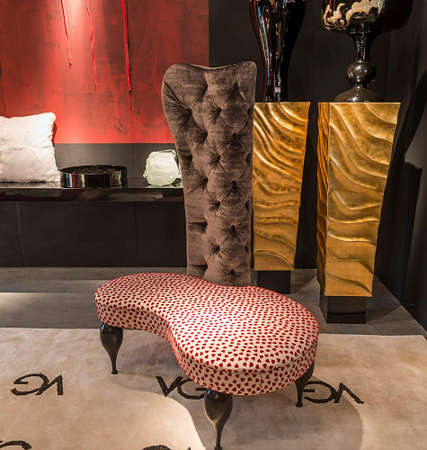 Carlos Armchair