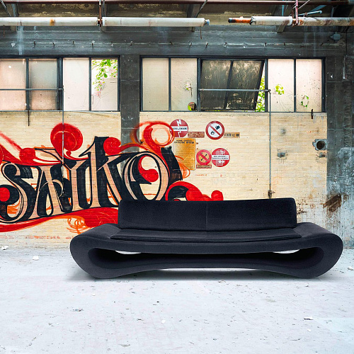 Lips Edition Black Sofa