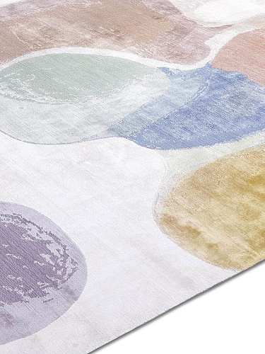 Powder Handmade Luxury Rug